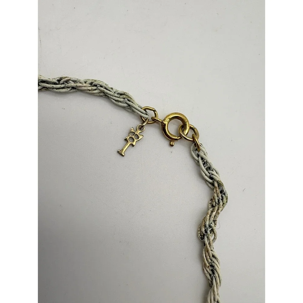 Vintage Trifari White Enamel‎ Chevron V Pendant Rope Chain Necklace Gold Tone